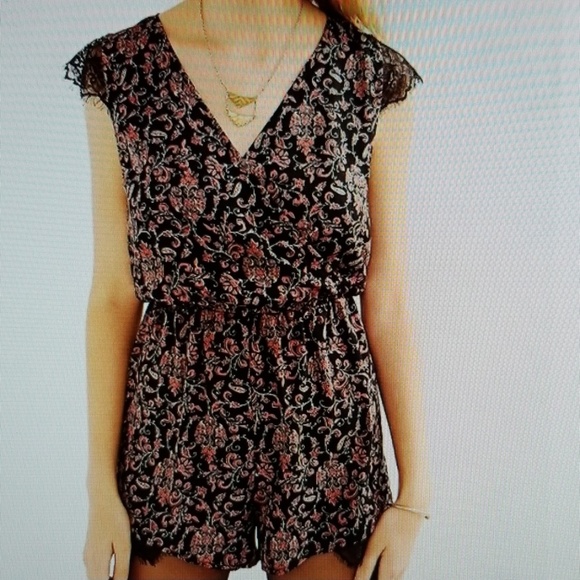 Kimichi Blue small black & red floral lace romper - Picture 2 of 7